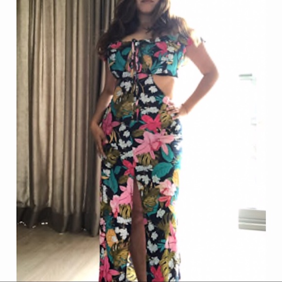 Floral Split Hem Cut Out Off Shoulder Halter Dress - Picture 5 of 8